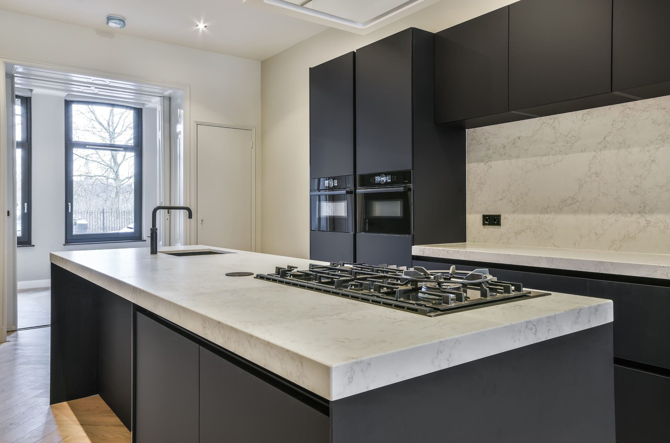 Experience Luxury Living with Modern Kitchen Designs in 2023